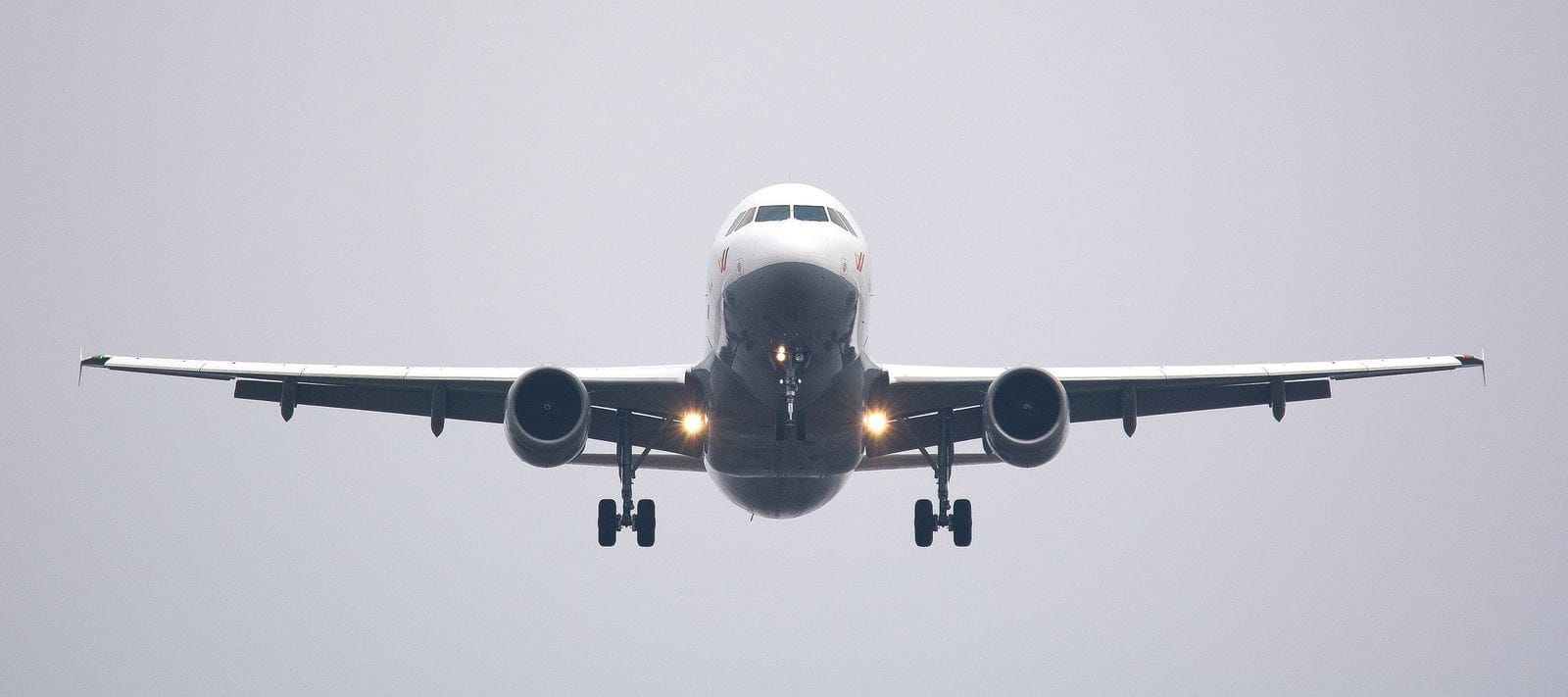 flight delay airport pickup plane landing
